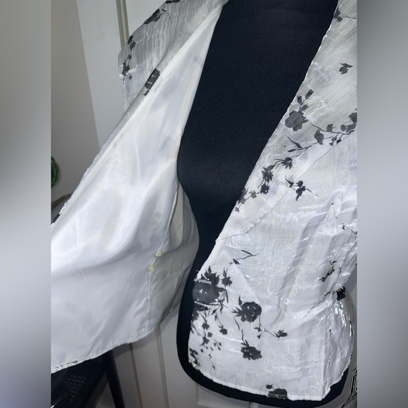 VINTAGE NWT Floral Black and White Women's Lightweight Blazer - Picture 12 of 13